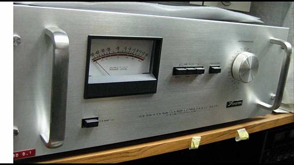 ACCUPHASE M-60.jpg