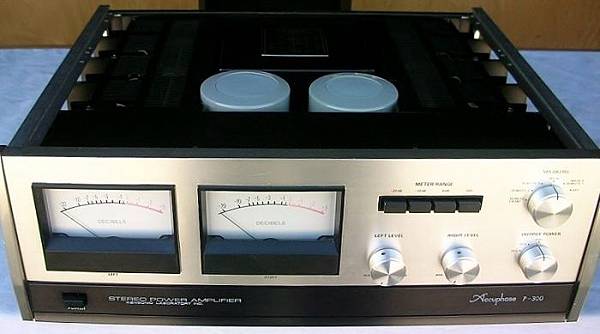 ACCUPHASE P-300.jpg