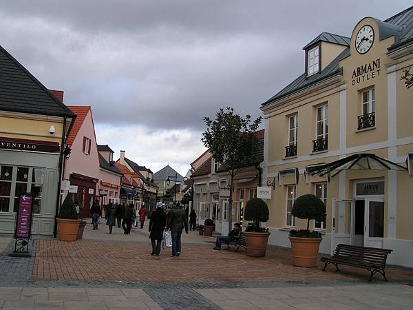 La vallée village-outlet