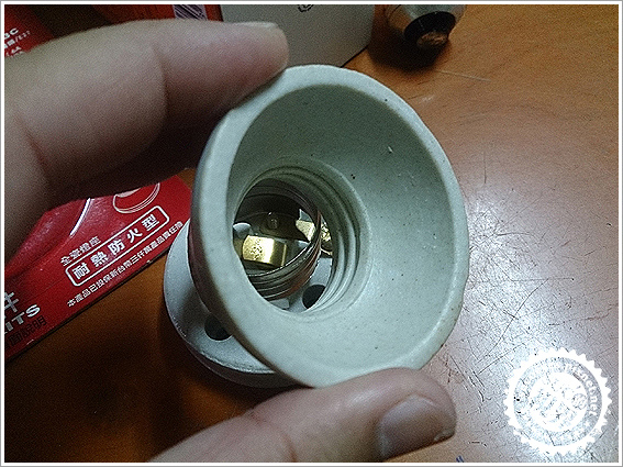 全磁燈座和歐司朗鹵素燈泡 (8).JPG