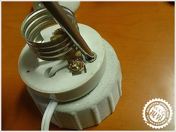 全磁燈座和歐司朗鹵素燈泡 (16).JPG 全磁燈座和歐司朗鹵素燈泡 (16).JPG