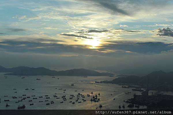 麗思卡爾頓酒店 (The Ritz-Carlton) 豪華海景房 (Deluxe Harbour) 日落