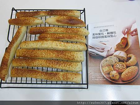 2-8香草起司麵包棒.JPG 2-8香草起司麵包棒.JPG