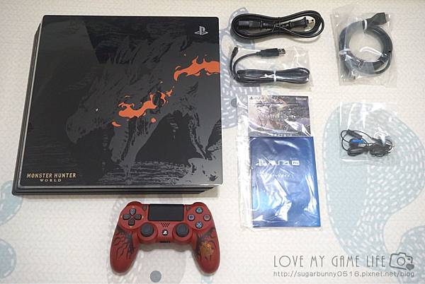 開箱 首台ps4 Pro同捆機 魔物獵人世界 火龍烈焰機身超霸氣 魔物獵人系列最強機種來襲 可可の玩樂日記 痞客邦