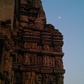 寺廟與月亮