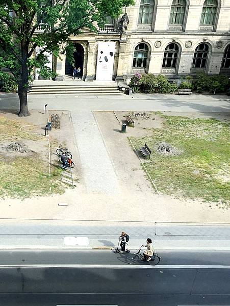 旅居波蘭 (day 1):入境轉站無痕跡 旅居波蘭 (day 1):入境轉站無痕跡