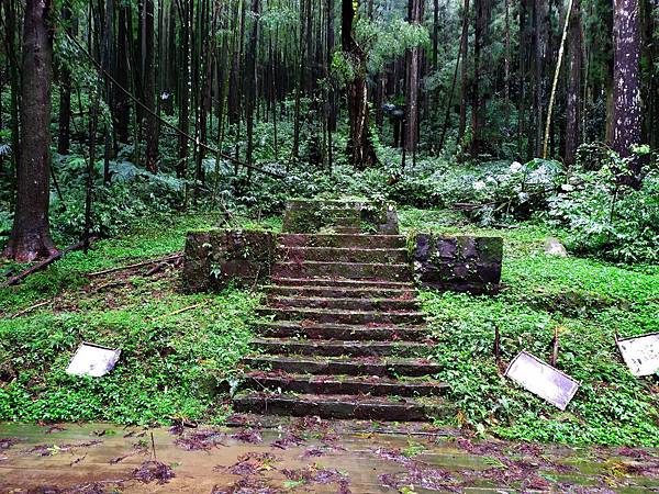 7神社遺址.jpg