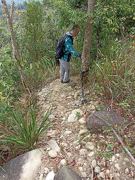 57黑山~石苓湖山.jpg