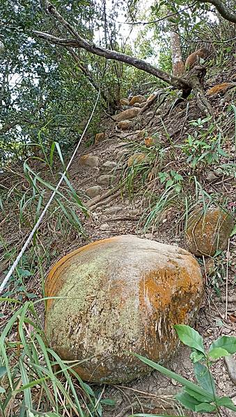 62黑山~石苓湖山.jpg