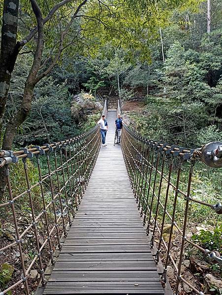 35台中和平環山部落獵人步道繩索橋.jpg