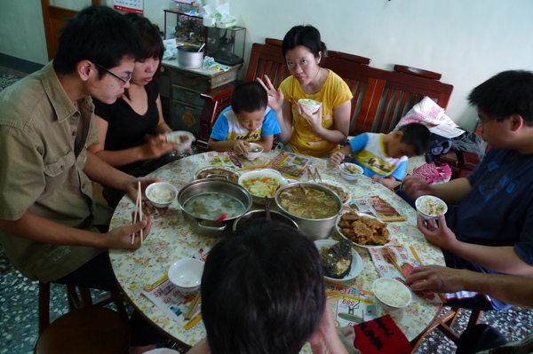 全員到齊團圓飯