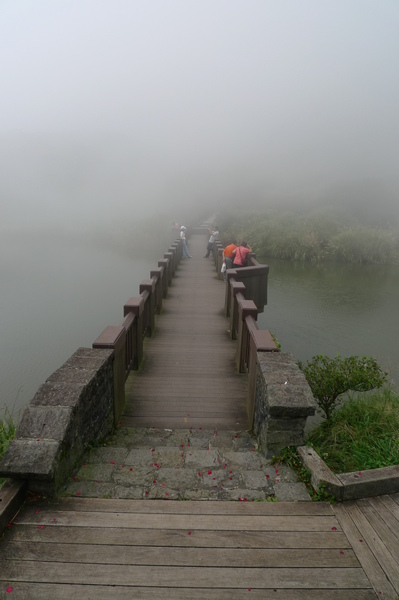 好像快看不到盡頭的橋