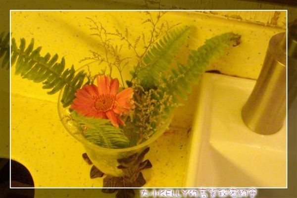 洗手台邊ㄉ小花