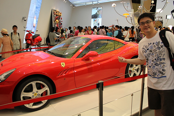 Ferrari！不會開車的我都想要一台了，好漂亮