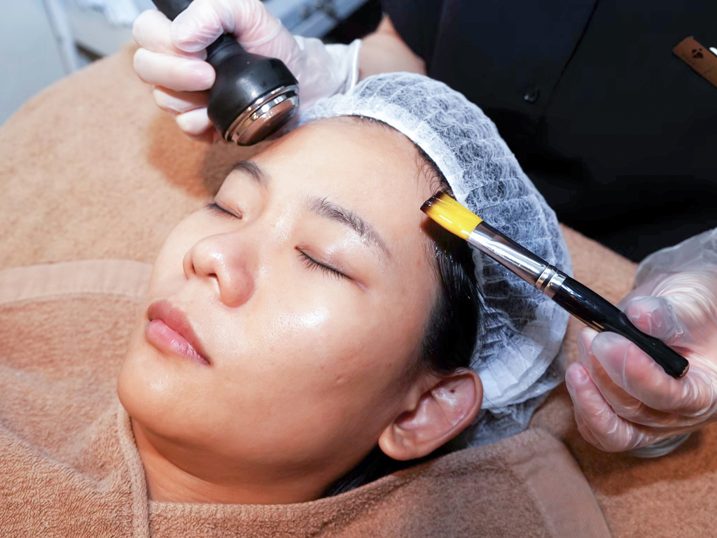 台南做臉推薦FILF小資美顏館分享定期做臉養出水嫩肌台 台南做臉推薦FILF小資美顏館分享定期做臉養出水嫩肌台