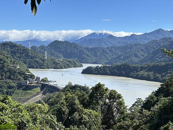 桃園石門山登山步道 石門水庫楓葉