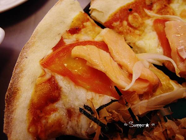 番茄燻鮭魚pizza