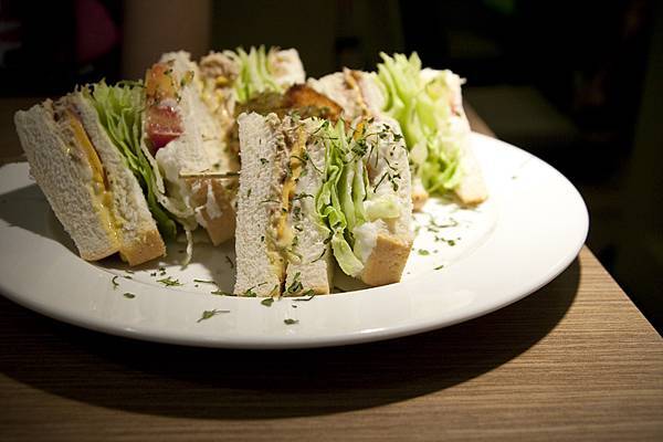 三明治白土司-鮪魚火腿