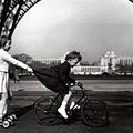 robert-doisneau-1943-le-remorqueur-du-champ-de-mars-resized-1.jpg