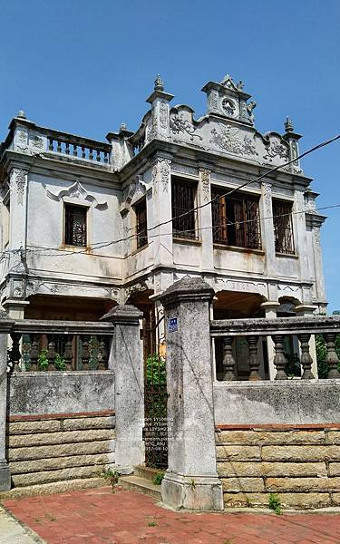 0810-041.jpg 0810-041.jpg