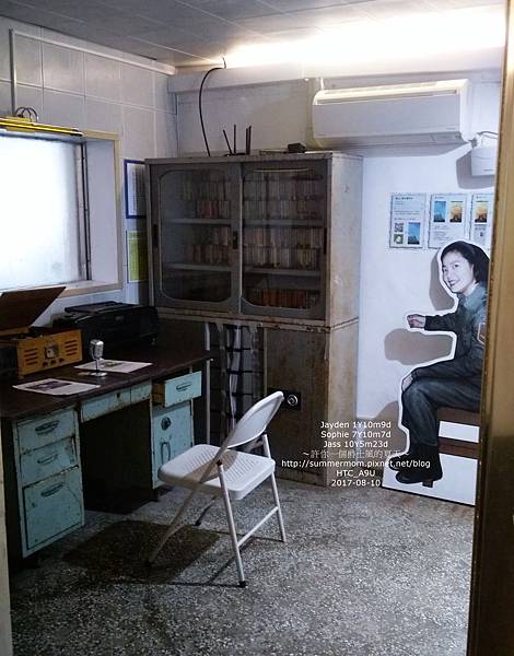 0810-056.jpg 0810-056.jpg