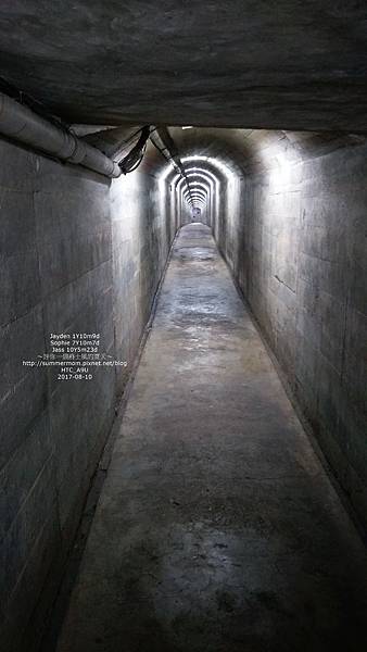 0810-057.jpg 0810-057.jpg