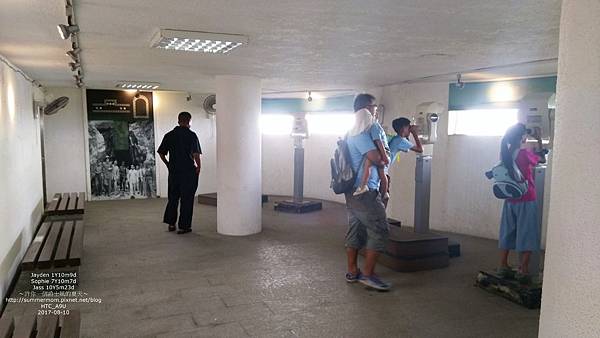 0810-058.jpg 0810-058.jpg