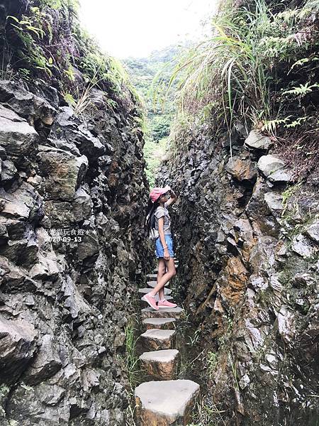 【新北。瑞芳】新北竟然也有摸乳巷｜全台僅有三層橋．內九份溪圳