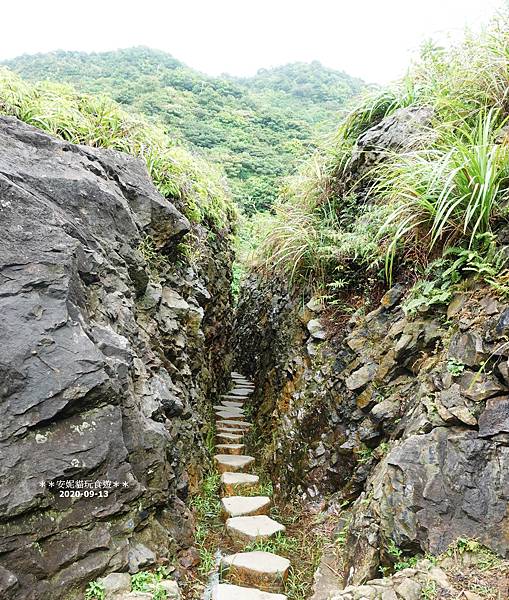 【新北。瑞芳】新北竟然也有摸乳巷｜全台僅有三層橋．內九份溪圳