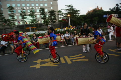 單輪車舞龍