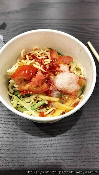 台北中正區美食何家大碗公涼麵！成功高中高CP值涼麵，學生上班