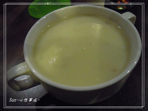 20140905015玉米濃湯.jpg