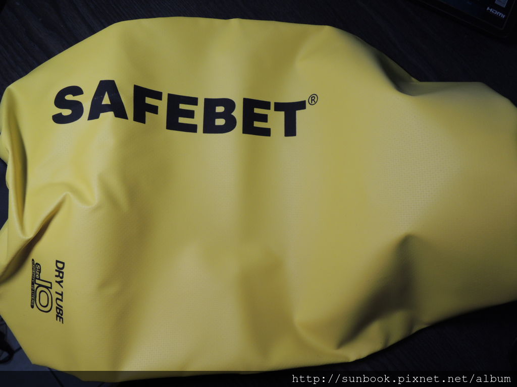 safebet 防水袋(包)safebet 相機防水套開箱文14.JPG