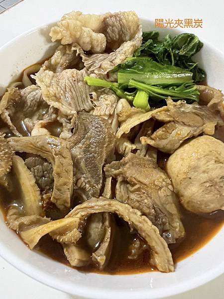 第一牛肉OneBeef-香辣溫體牛四喜鍋&台灣溫體脆牛胸肉片