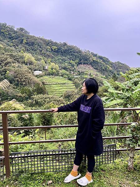 「露營ya」NO.18露-霧津山林，VIP雨棚景觀木棧板，杉