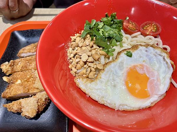 「新竹美食」泰飽爺泰式平價料理 西大店，餐點現點現做/套餐/