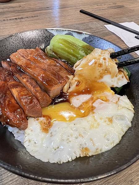 「新竹美食」品豐冰室港式茶餐廳，港式料理口味佳，餐點豐富，食