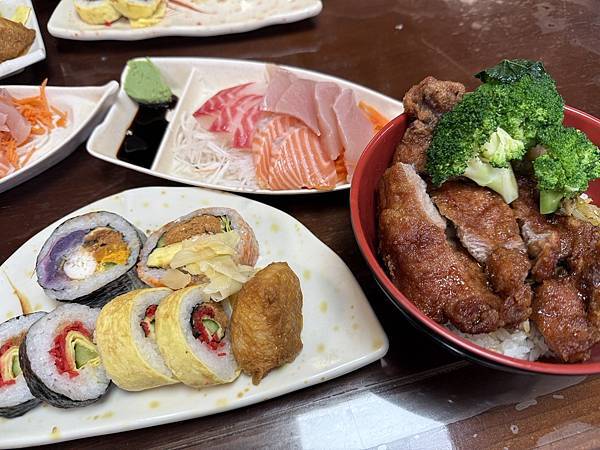 「花蓮美食」田村壽司，新鮮生魚片/現炸排骨/手卷壽司/價格優