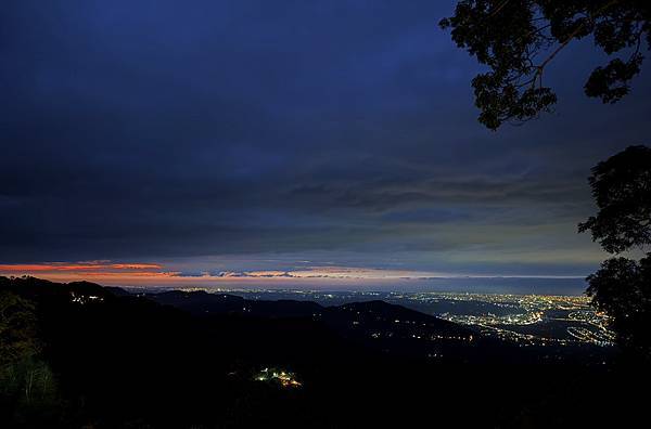 「露營ya」NO.49露-尖石之星露營區一館，百萬夜景/獨立