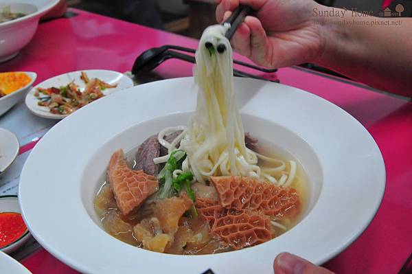 【宜蘭美食推薦】20150902 黃金牛牛肉麵 【宜蘭民宿】Sunday Home 【宜蘭美食推薦】20150902 黃金牛牛肉麵 【宜蘭民宿】Sunday Home