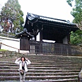 前往東大寺途經不知名的寺廟