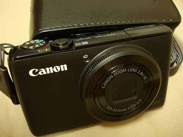 CANON S95