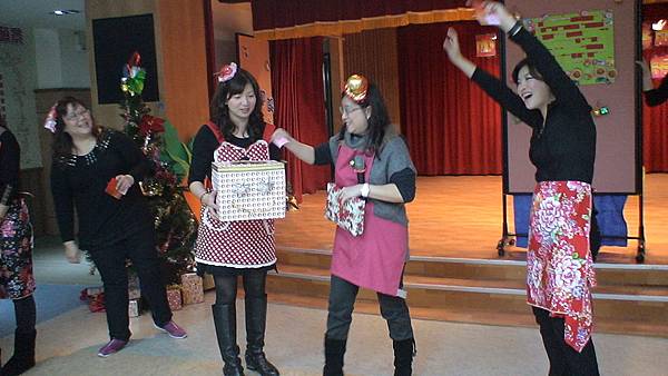 2013 Year End Celebration 099.JPG