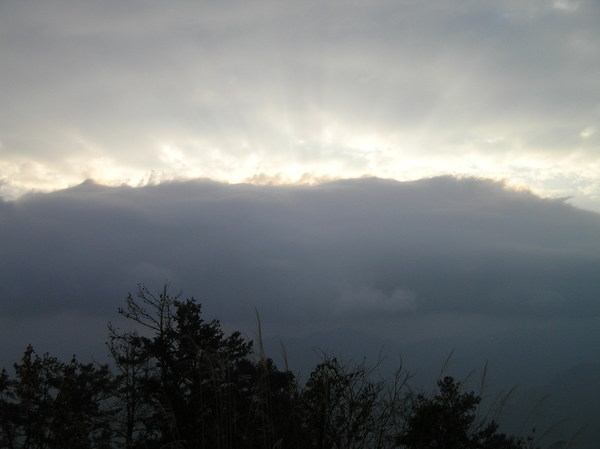 雲層太高太陽公公出不來