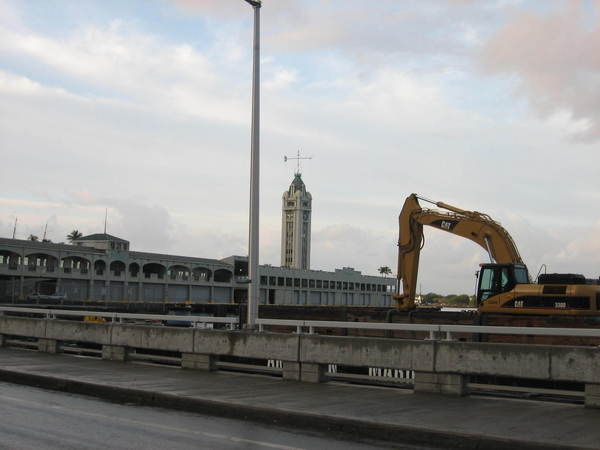 Aloha tower 1