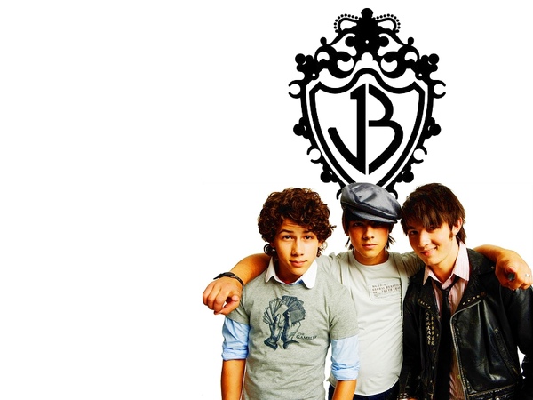 Jonas-Brothers-the-jonas-brothers-1174107_800_600.jpg