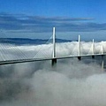 雲端中的米洛大橋4.bmp