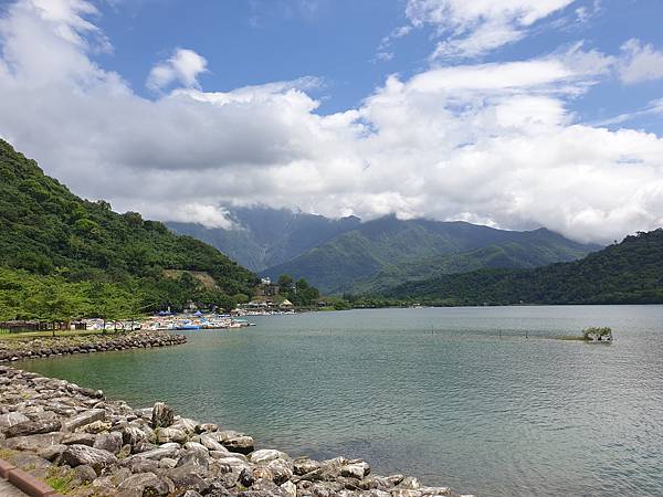 花蓮鯉魚潭景點