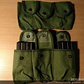 triple-magazine-pouch-b.jpg