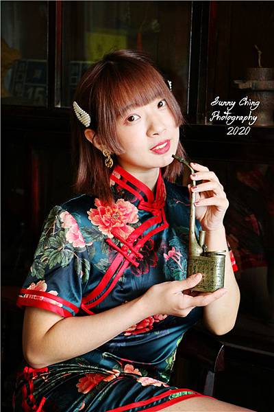 2020年女攝影師桑妮晴 主題攝影作品 旗袍寫真 旗袍 人像寫真 新竹咖啡廳 旗袍租借 旗袍出租 時光漫漫復古時光服裝出租工作室 旗袍 桑妮晴 湖口 湖口老街 美人魚皇后小光 (1).jpg 2020年女攝影師桑妮晴 主題攝影作品 旗袍寫真 旗袍 人像寫真 新竹咖啡廳 旗袍租借 旗袍出租 時光漫漫復古時光服裝出租工作室 旗袍 桑妮晴 湖口 湖口老街 美人魚皇后小光 (1).jpg